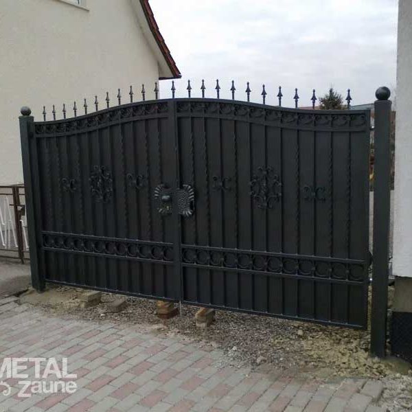 Flügeltoranlage aus Polen