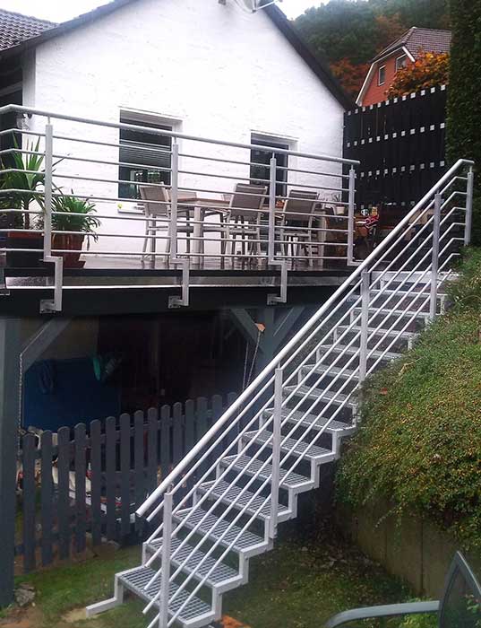 terassen-treppen-gelaender-polen