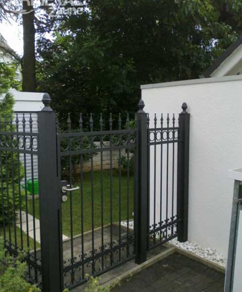 Zierzauntor aus Metall